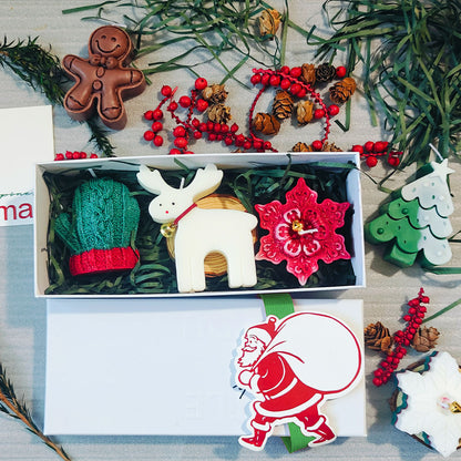 Creative Christmas Scented Candle Set – Gingerbread Man, Snowflake & Tree Design with Wooden Tray | Holiday Home Decor & Gift Idea
